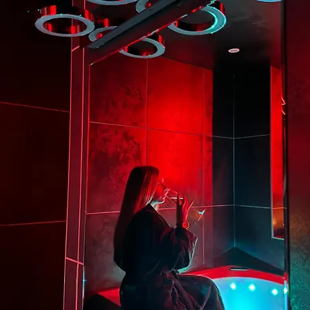 דירה Room, L'interdit