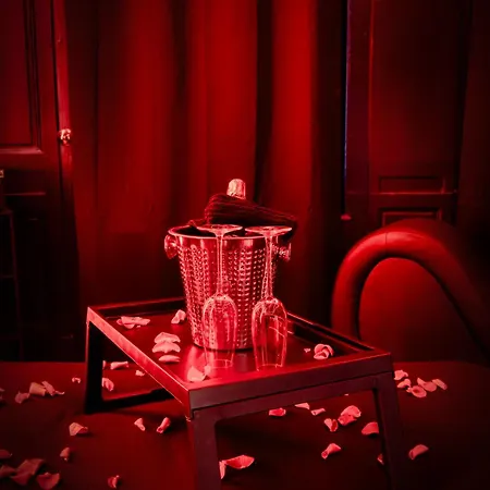 Room, L'interdit * רואן