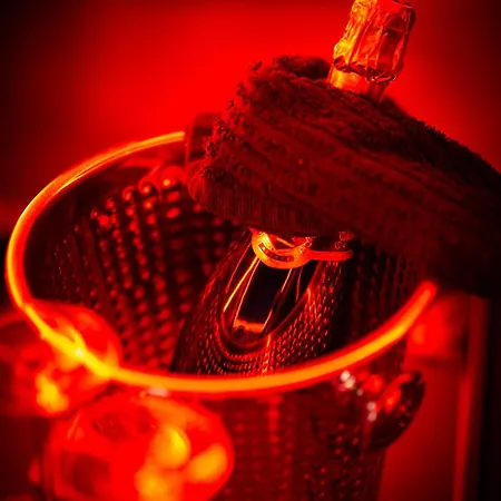 Room, L'interdit דירה