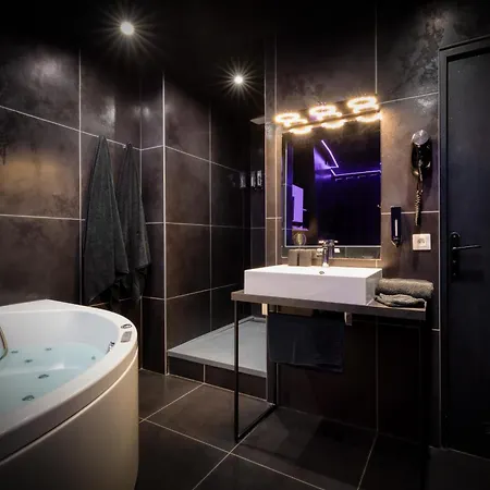 Room, L'interdit * רואן