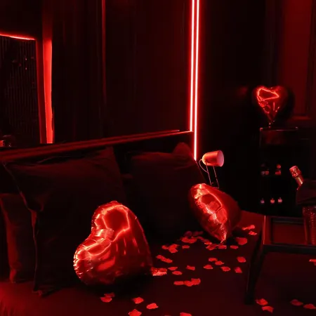 Apartman Room, L'interdit *