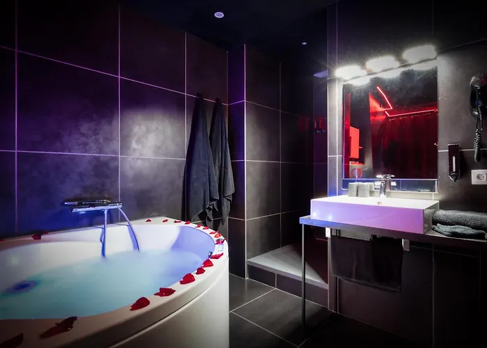 Apartman Room, L'interdit